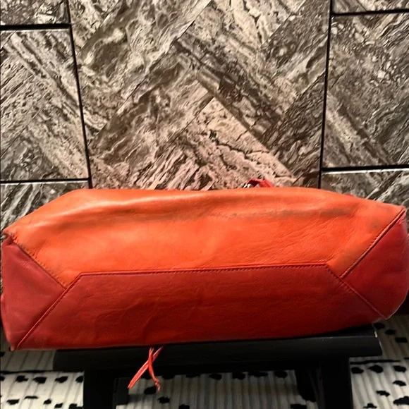 Balenciaga Papier Ledger Handbag - Picture 7 of 9